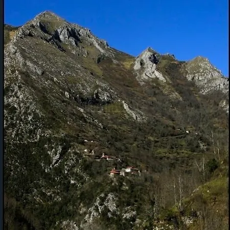 La Casa En El Desfiladero De Cangas De Oni
